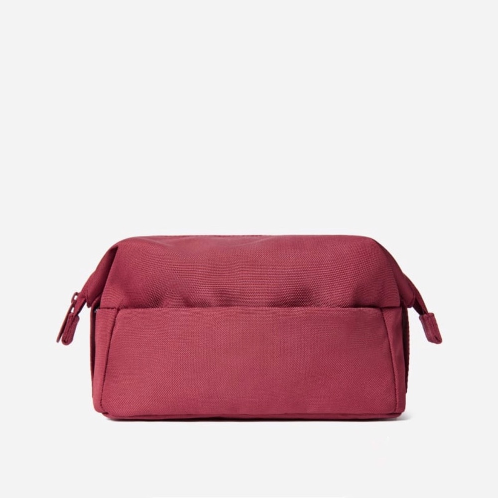 Everlane Renew Catch All-Case Toiletry Travel Bag